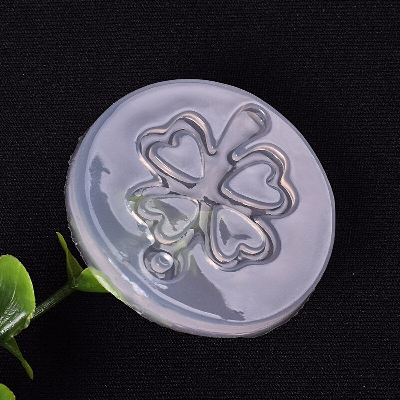 UV Resin Jewelry Liquid Silicone Mold Four Leaf Grass Silicone Charms Pendant Molds For DIY Intersperse Decorate Making Jewelry