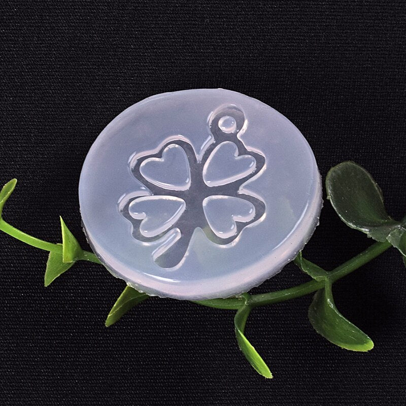 UV Resin Jewelry Liquid Silicone Mold Four Leaf Grass Silicone Charms Pendant Molds For DIY Intersperse Decorate Making Jewelry
